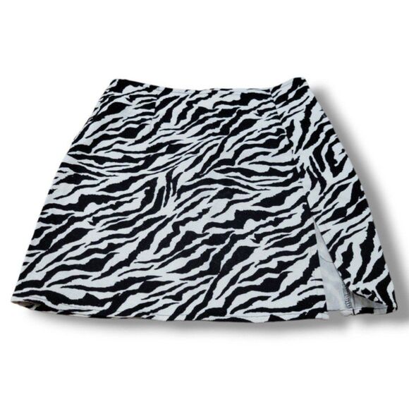 Motel Skirt Size XS W24" Waist Zebra Pelmet Skirt Denim Jean Skirt Animal Print - Picture 1 of 5
